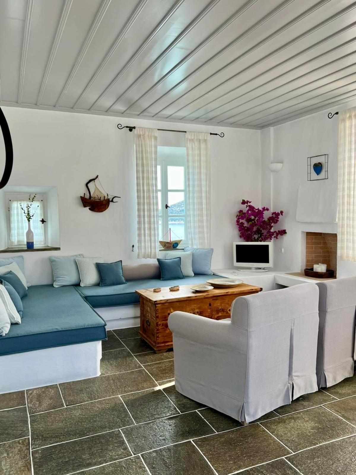 Niriedes Hotel Platis Gialos  Екстериор снимка